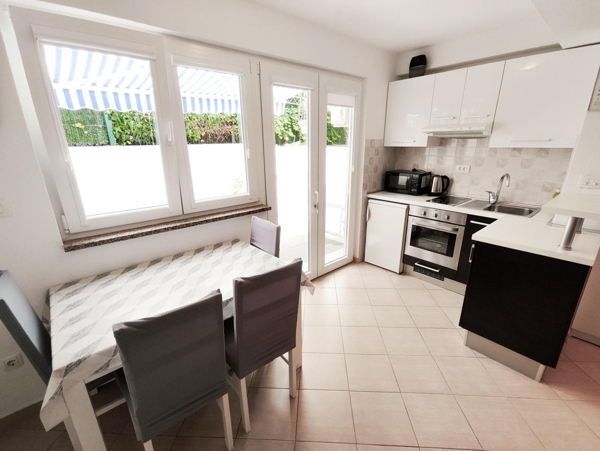 Apartments And Rooms Vuleta, Close To The Beach Μακάρσκα Δωμάτιο φωτογραφία