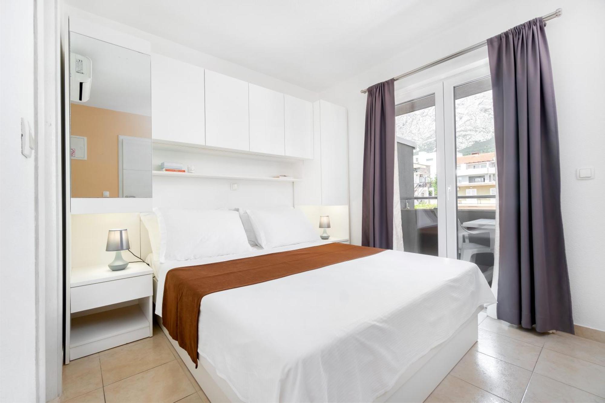 Apartments And Rooms Vuleta, Close To The Beach Μακάρσκα Εξωτερικό φωτογραφία
