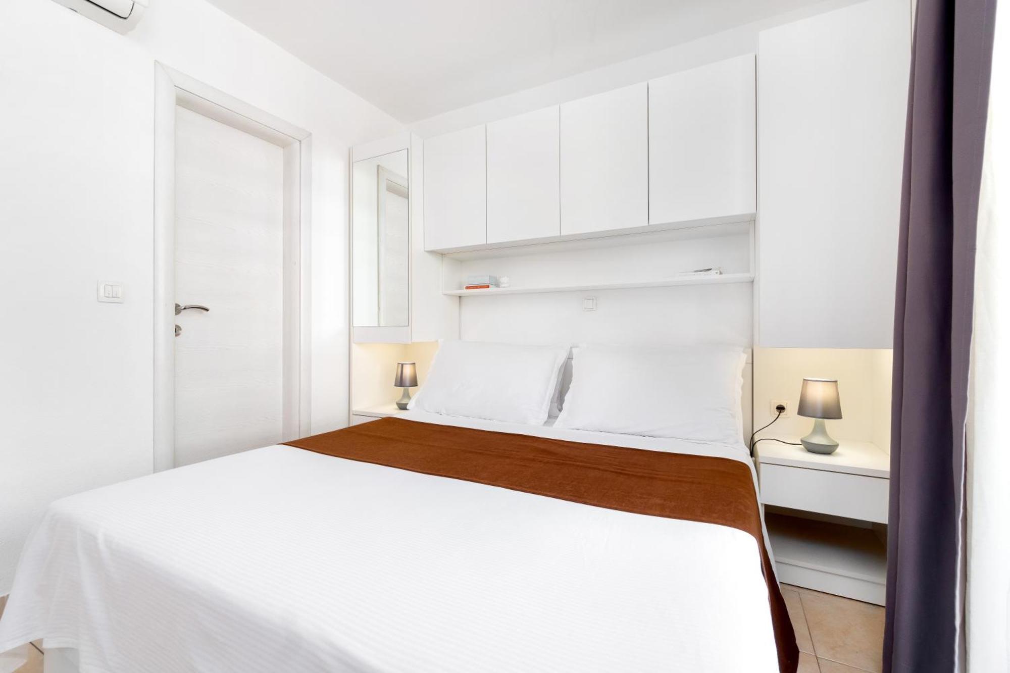 Apartments And Rooms Vuleta, Close To The Beach Μακάρσκα Δωμάτιο φωτογραφία