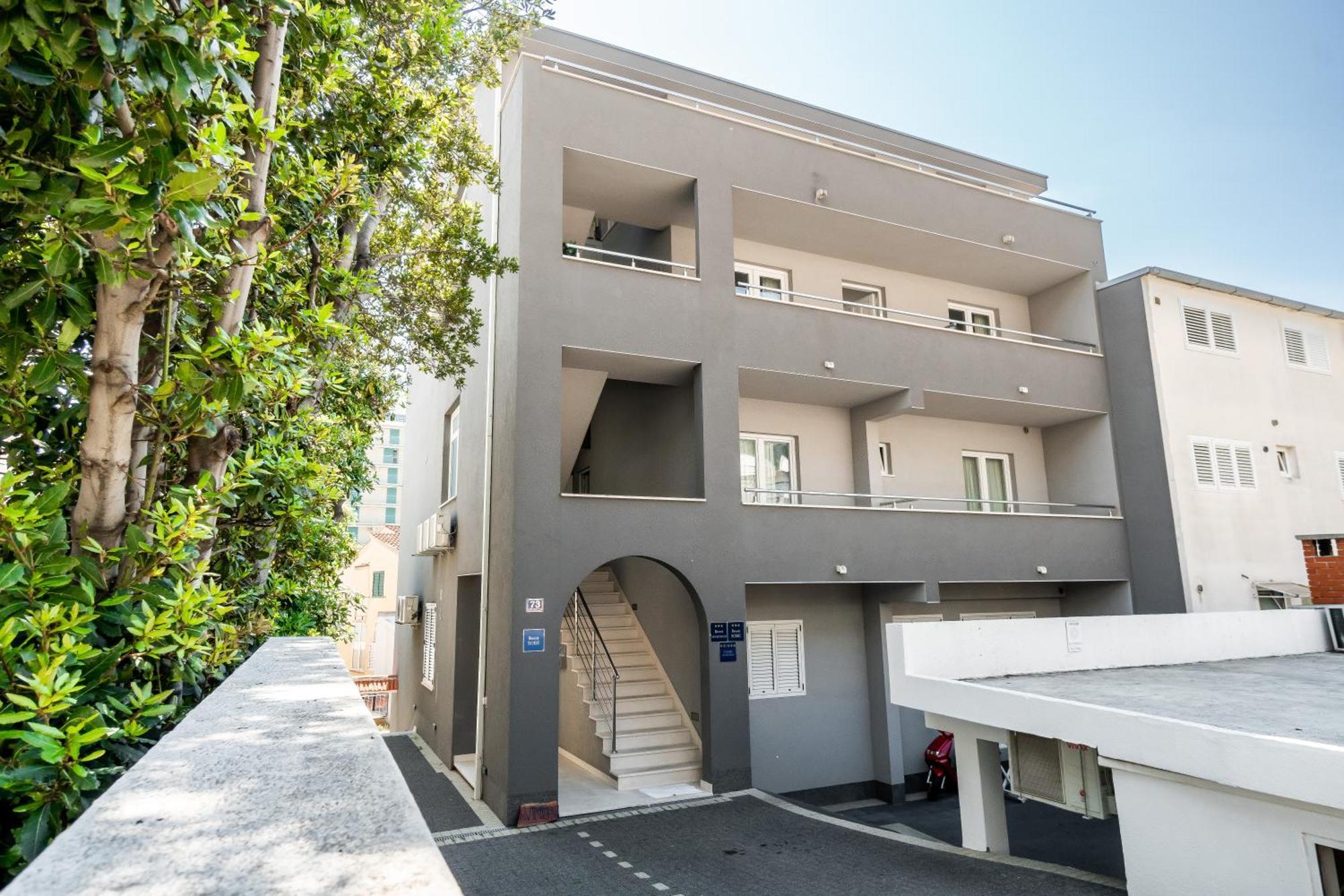 Apartments And Rooms Vuleta, Close To The Beach Μακάρσκα Εξωτερικό φωτογραφία