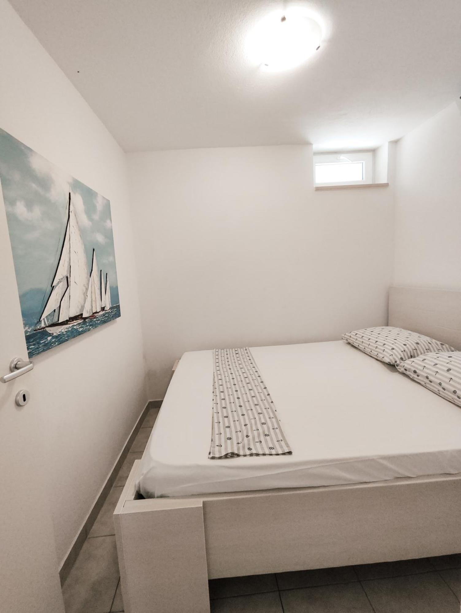 Apartments And Rooms Vuleta, Close To The Beach Μακάρσκα Δωμάτιο φωτογραφία