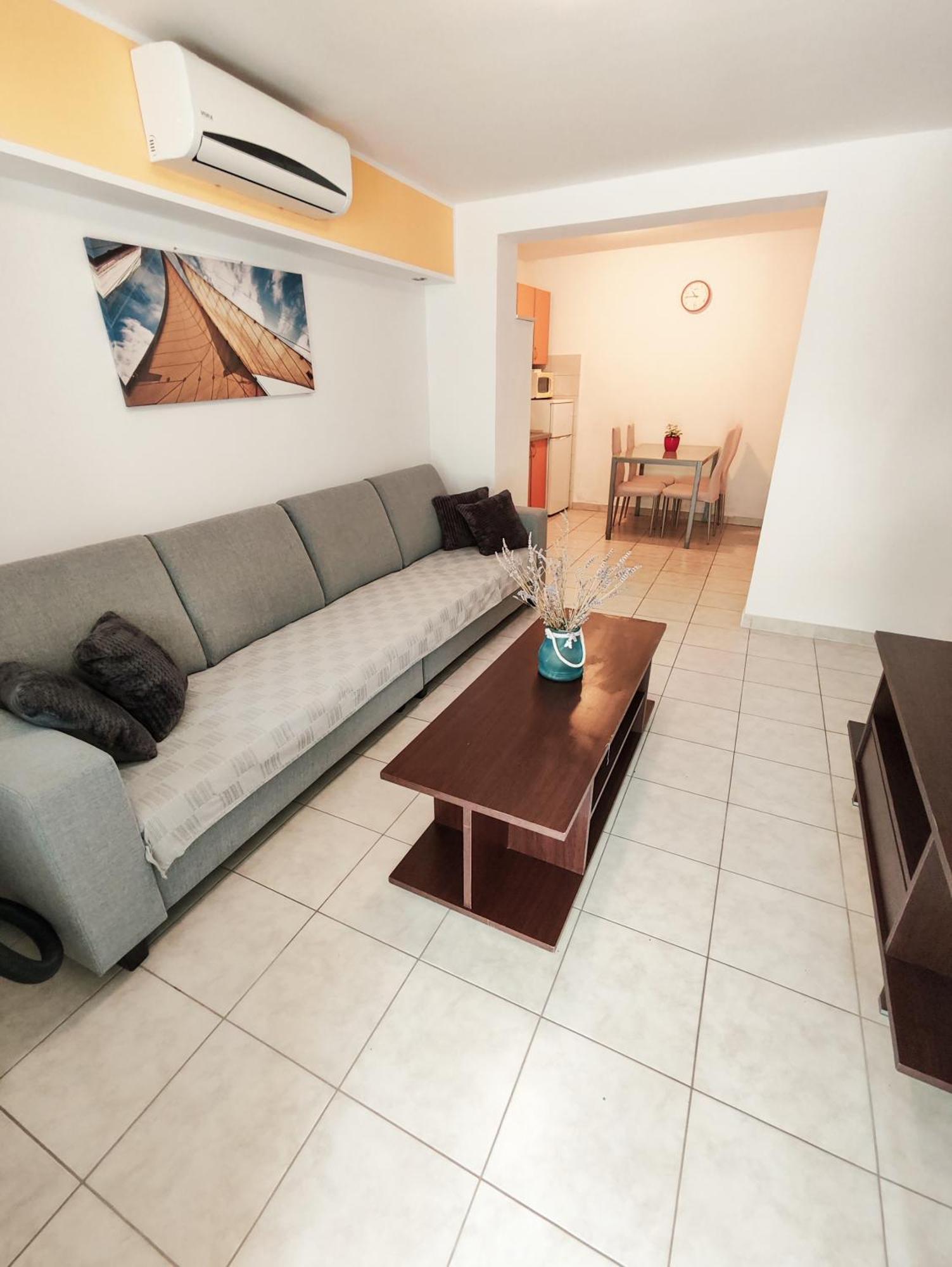 Apartments And Rooms Vuleta, Close To The Beach Μακάρσκα Δωμάτιο φωτογραφία