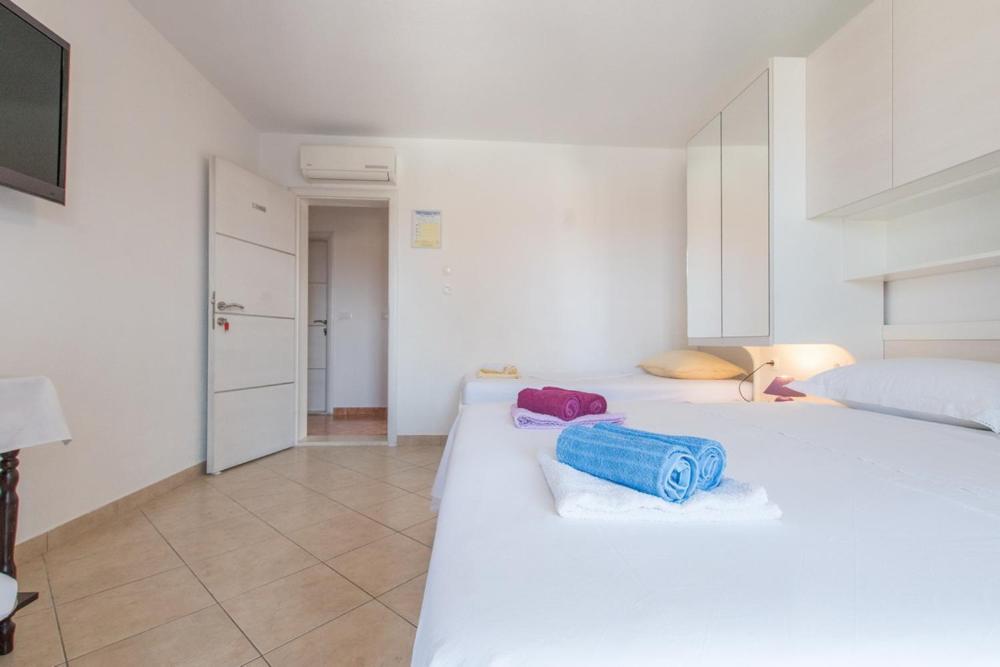 Apartments And Rooms Vuleta, Close To The Beach Μακάρσκα Δωμάτιο φωτογραφία